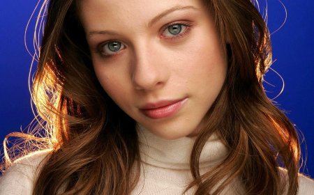 Morre Michelle Trachtenberg, atriz de 'Gossip Girl' e 'Buffy', aos 39 anos