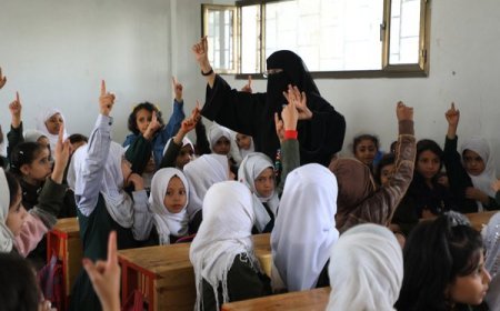 Houthis Raid Girls' School in Yemen, Expel Female Students