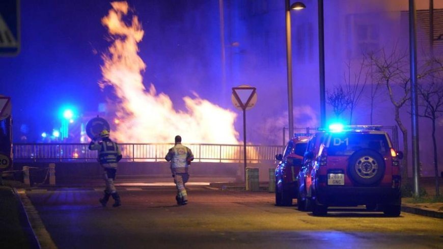 Large fire in Salburua, Vitoria-Gasteiz, due to a gas leak