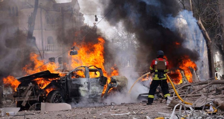 Ataque com mísseis de fragmentação russos deixa um morto e mais de 70 feridos em Kharkiv