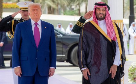 Trump meets with Syrian President Ahmed al-Shara after announcing the lifting of sanctions