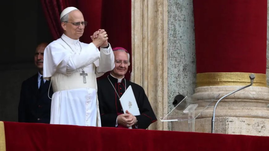 Pope Leo XIV's First Sunday: Mass at the Vatican, prayer before thousands, and opening of the papal apartment