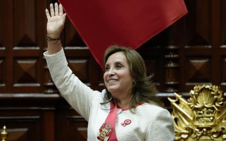 Congresso do Peru destitui Dina Boluarte por “incapacidade moral permanente”; José Jerí toma posse em transição conturbada