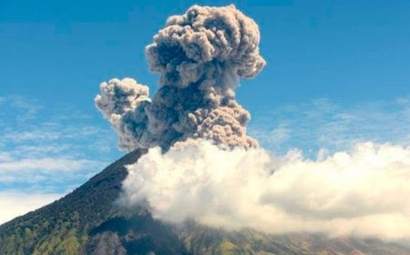 Nuvem colossal de cinzas após forte erupção do Monte Semeru e força fuga em massa na Indonésia