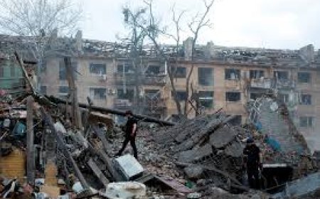 Ucrânia inicia consultas para “fim da guerra” com a Rússia sob forte pressão