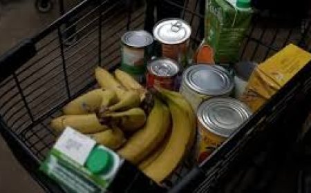 Pobreza inesperada explode nos EUA e milhares passam a depender de bancos de alimentos para sobreviver