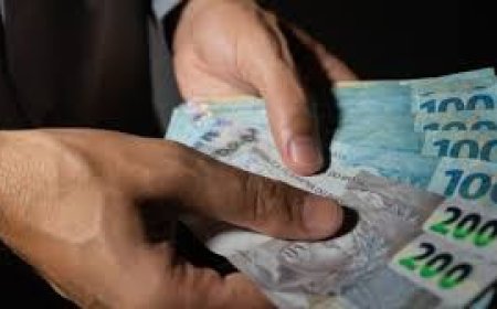 13º salário chega: especialistas alertam para erros que fazem o dinheiro sumir antes do Ano-Novo