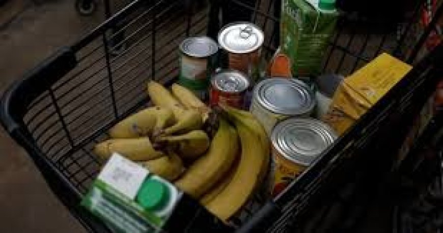 Pobreza inesperada explode nos EUA e milhares passam a depender de bancos de alimentos para sobreviver