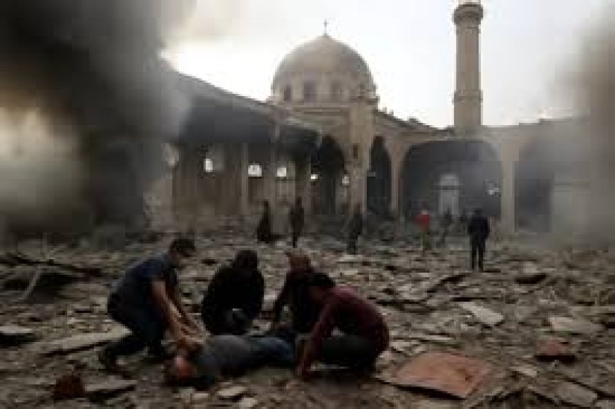 Atentado a Bomba Dentro de Mesquita na Síria Mata Fiéis Durante Orações e Reacende Fantasma da Violência Sectária