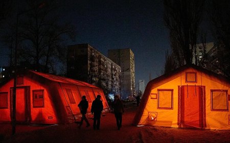 Bombardeio russo agrava crise humanitária na Ucrânia durante negociações diplomáticas