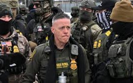 Abalo na política migratória dos EUA: chefe de operação anti-imigração é afastado após morte de enfermeiro