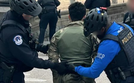 18-Year-Old Arrested After Running Toward US Capitol with Loaded Shotgun