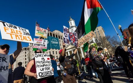 Manifestantes chegam à Casa Branca para protestar contra bombardeios dos EUA e Israel no Irã