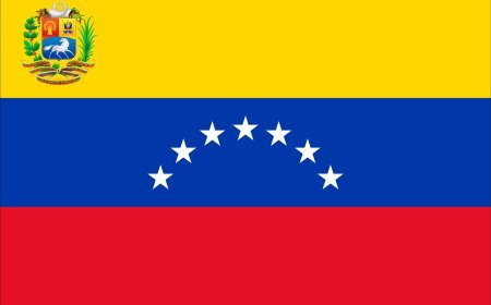 Workers’ march breaks through police cordon in Caracas and advances toward downtown amid growing protests against Maduro