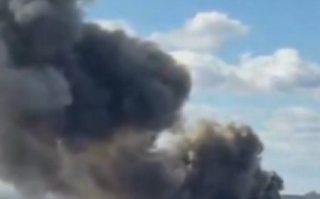 A gigantic plume of black smoke visible in North London