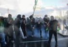 Euro recua à medida que crises na Europa intensificam a ansiedade no mercado