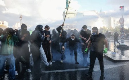 Euro recua à medida que crises na Europa intensificam a ansiedade no mercado